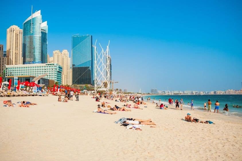 A JBR vagy Jumeirah Beach Residence egy vízparti közösség a Dubai Marina negyedben.