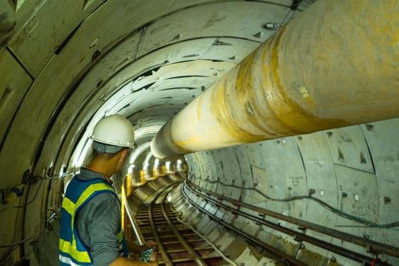 Földalatti alagút infrastruktúra.