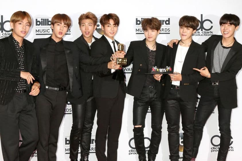 A BTS a 2017-es Billboard Awards sajtótermében.