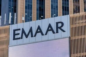 Emaar Emirati ingatlanfejlesztő cég épülete a Dubai Marinában.