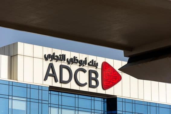 Abu Dhabi Commercial Bank (ADCB) Dubai városában.