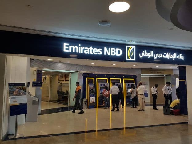 Az EMIRATES BANK üzlete a BurJuman bevásárlóközpontban, Dubaiban.