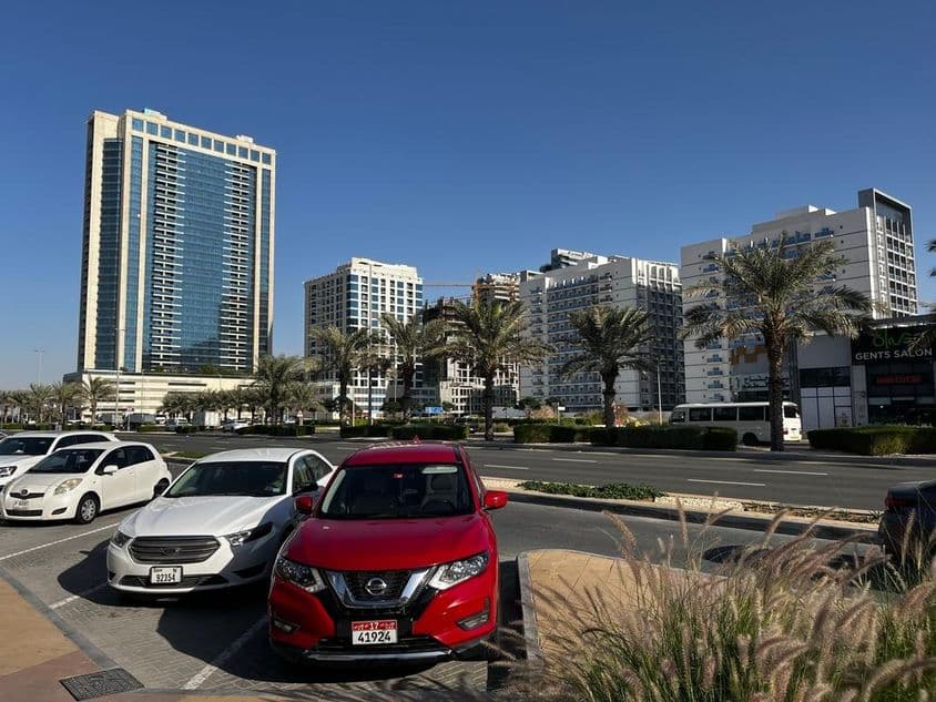 Épületek a Dubailand Rezidencia Komplexumban, új lakóövezet.