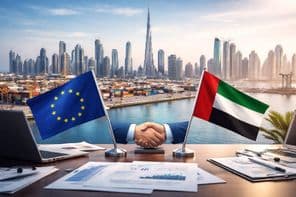 EU–UAE kézfogás Dubai kikötőjénél: új kereskedelmi korszak kezdete.