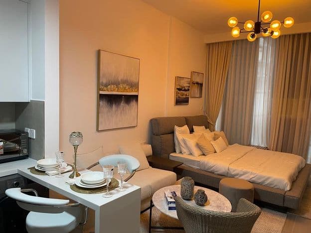 JVC, Dubai, hálószoba okos dolgokkal a nyugodt élethez.