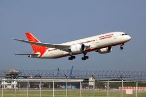 Az Air India Boeinh 787-8 dreamliner gépe felszállt.