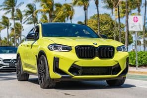 2022-es BMW X4 M crossover.