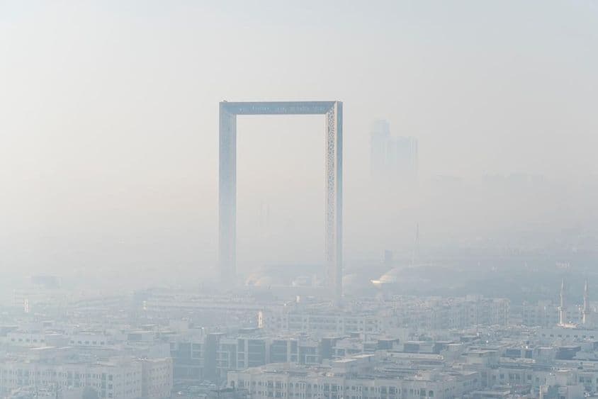 Lenyűgöző panoráma a világ legnagyobb aranykeretére Dubaiban.