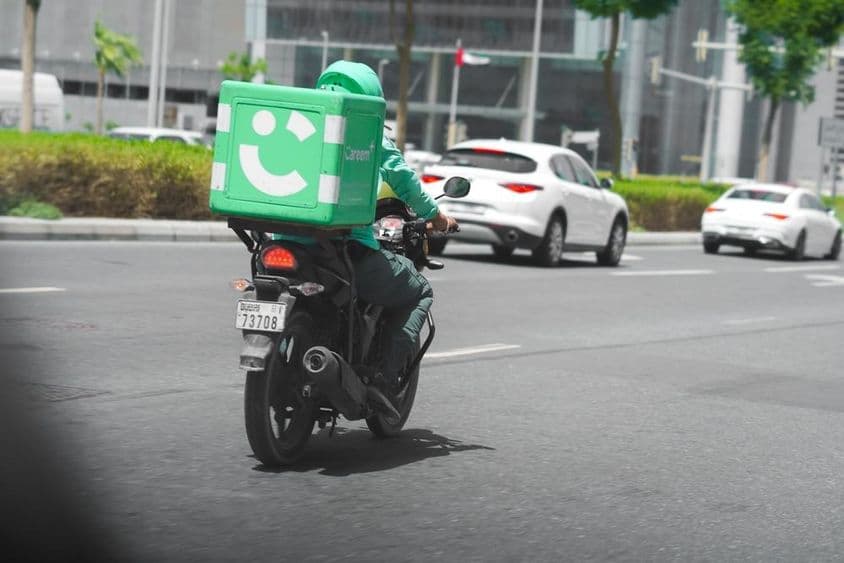 Dubai Careem Ételkiszállító Motoros captain.