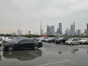 Egy ritka heves esőzés után Dubaiban