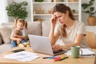 Otthoni munka gyermek mellett