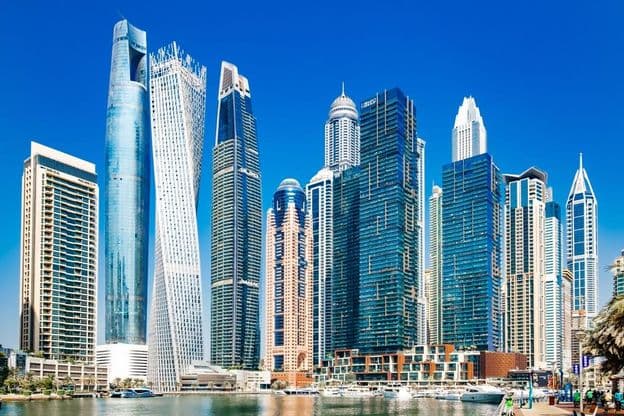 felhőkarcolók Dubai Marina