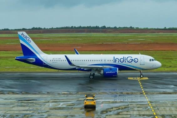 Egy IndiGo légitársaság Airbus A320 repülőgépe