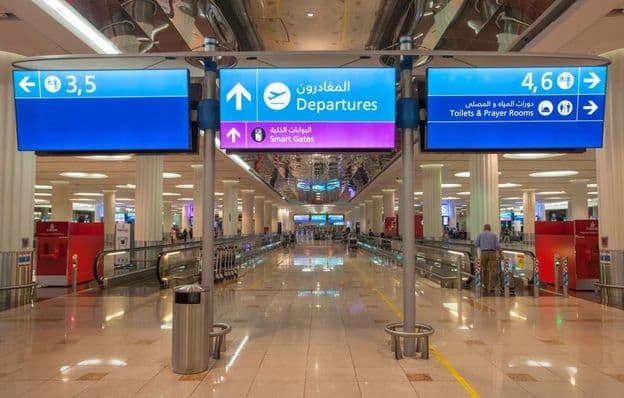 jelzés az indulásokra a Dubai Nemzetközi Repülőtéren